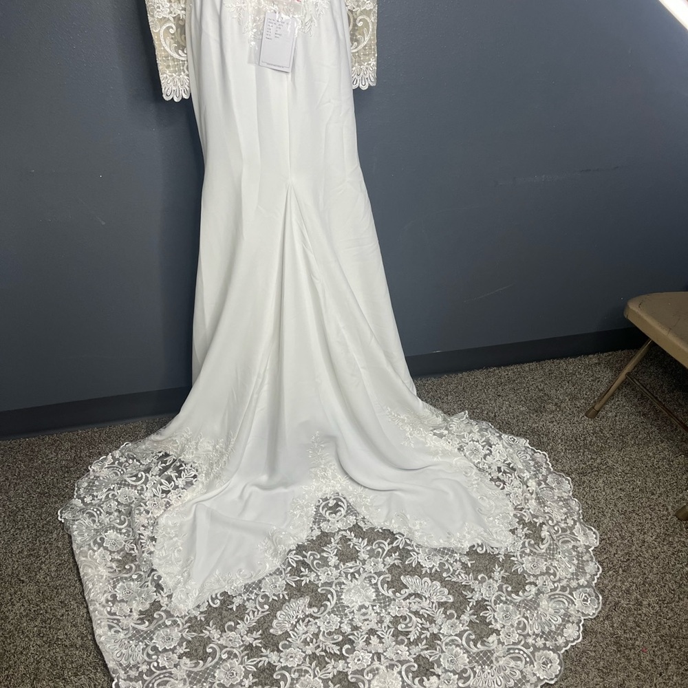 Lightweight, crêpe, long sleeve lace wedding gown ivory - Picture 13 of 15